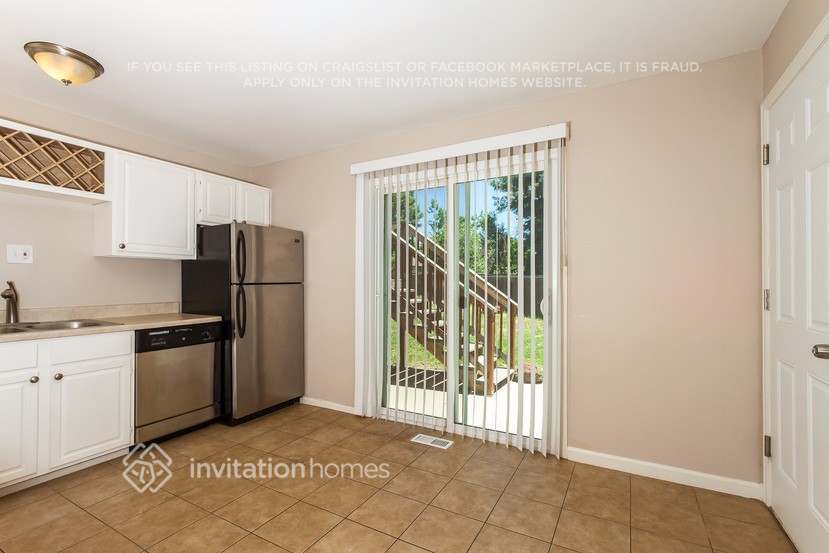 Building Photo - 15661 E Eldorado Dr