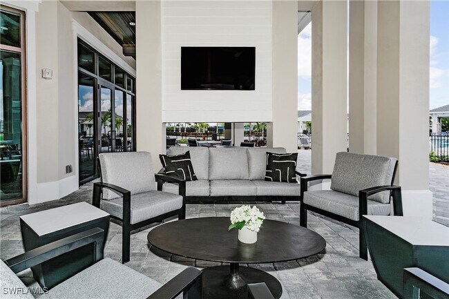 Building Photo - 5527 Double Eagle Cir