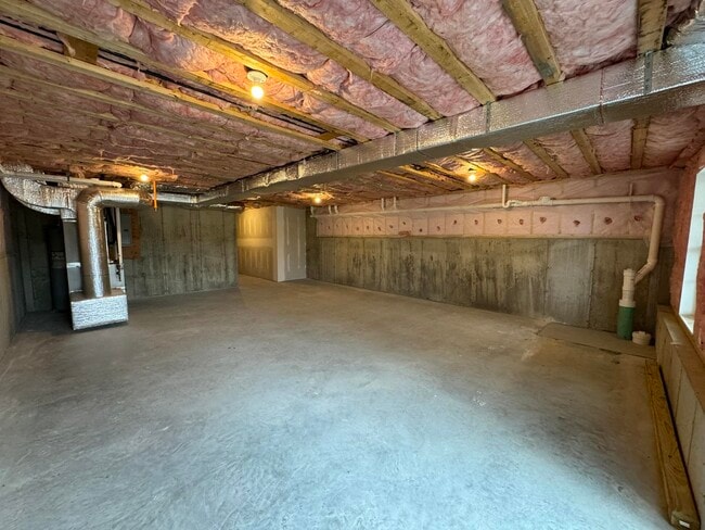 Building Photo - 108 Mammoth Rd