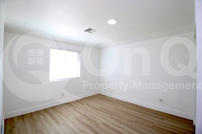 Building Photo - 4148 N 15th Ave