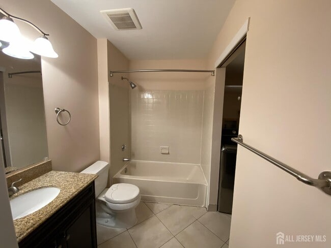 Building Photo - 9002 Tamarron Dr