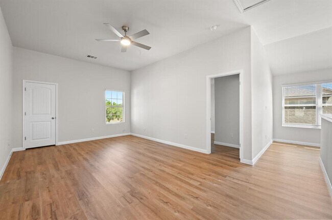Building Photo - 351 Wincliff Dr