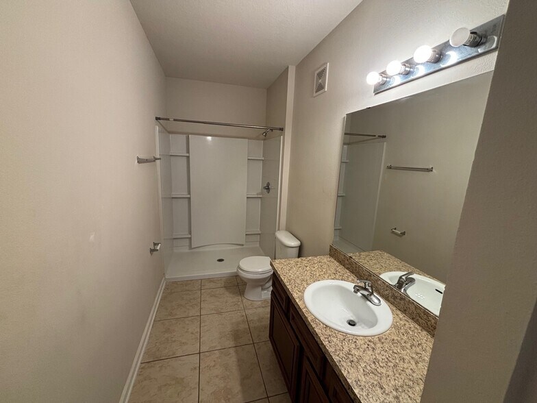Building Photo - 4917 Key Lime Dr