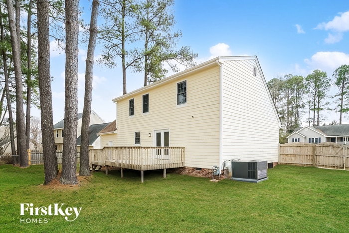 Building Photo - 6001 River Landings Dr