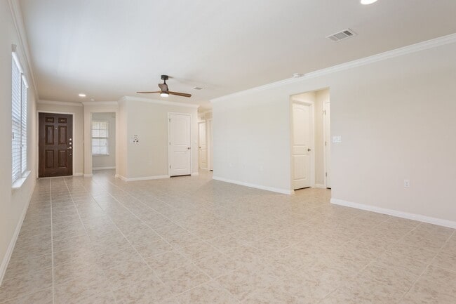 Building Photo - 215 Paint Creek Ln