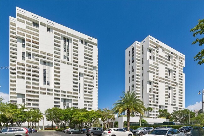 Building Photo - 20225 NE 34th Ct