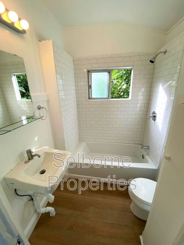 Building Photo - 4325 Essex St