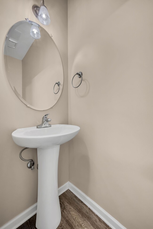 Building Photo - 1911 9th Ave N