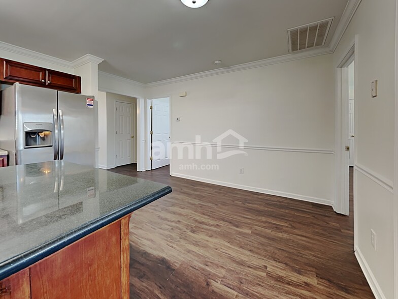 Building Photo - 521 Brummell Ln