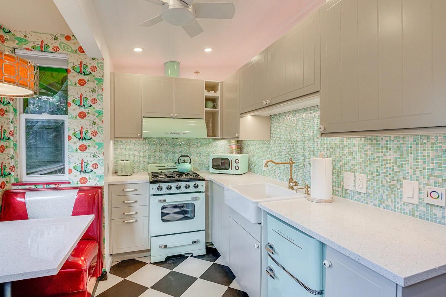 Building Photo - 649 El Centro Rd