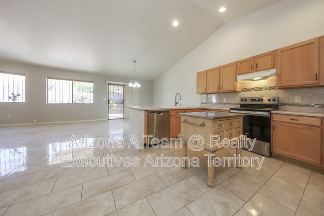 Building Photo - 3067 S Beck Dr