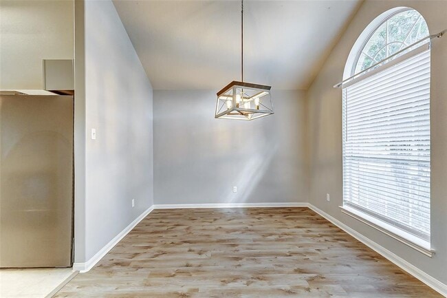 Building Photo - 25331 Clover Ranch Dr