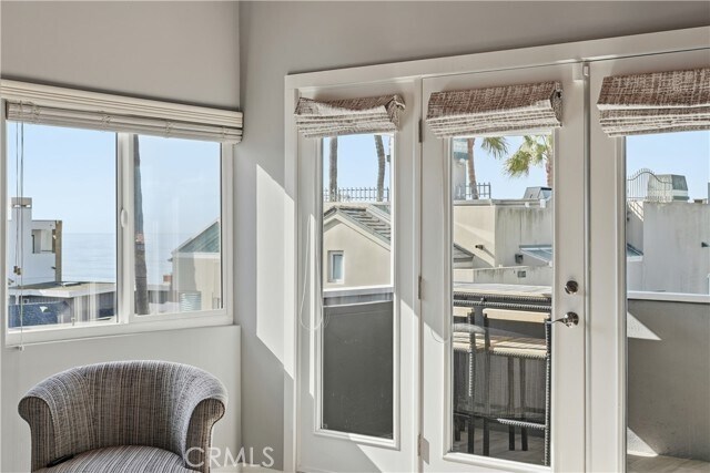 Building Photo - 116 5th Pl