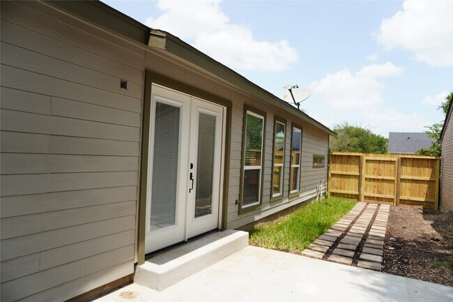 Building Photo - 6419 Teal Run Dr