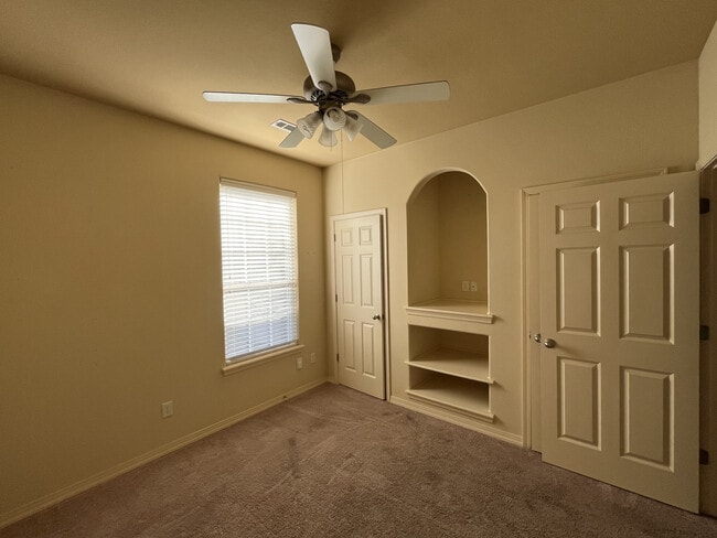 Building Photo - 3101 SW Camden Dr