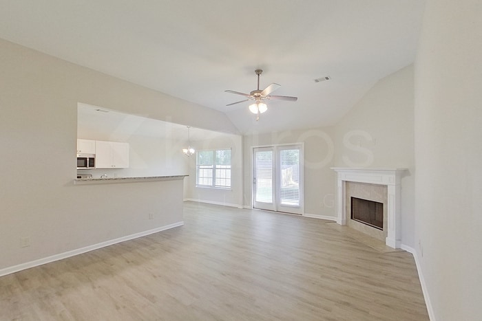 Building Photo - 139 Hideaway Ln