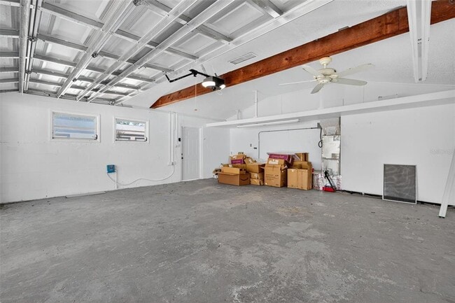 Building Photo - 516 W Davis Blvd