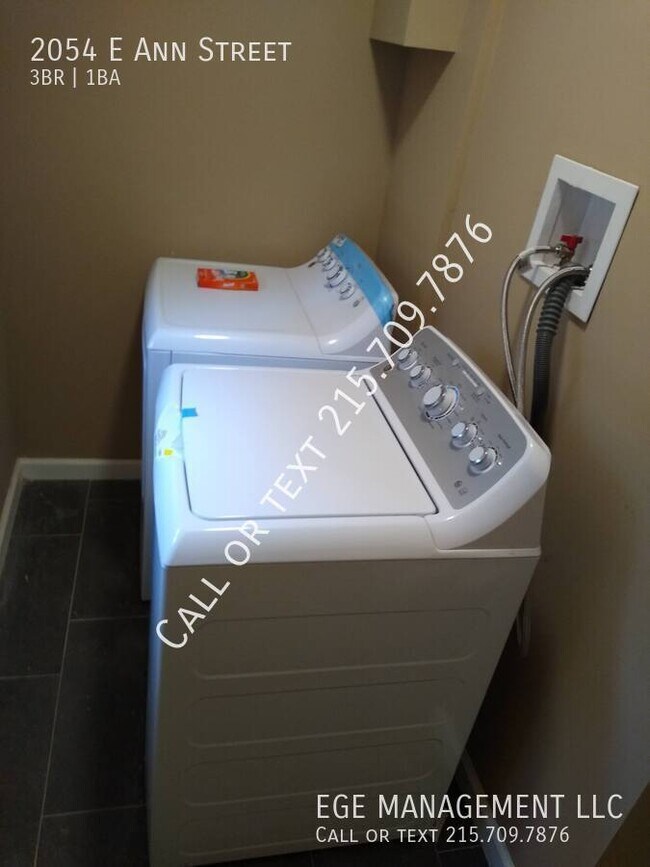 Building Photo - 2054 Ann St