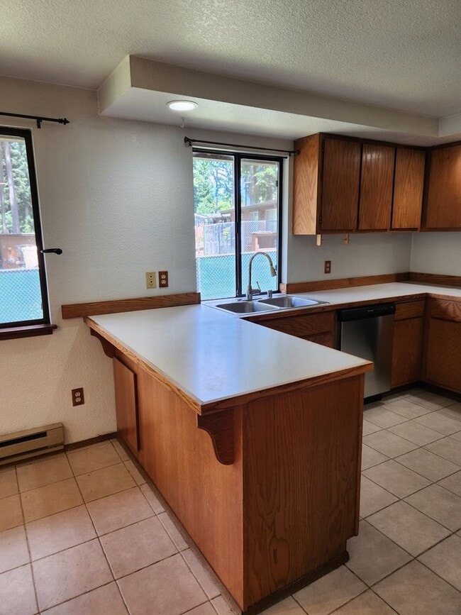Building Photo - 3 Bedroom Rambler In Central Kitsap