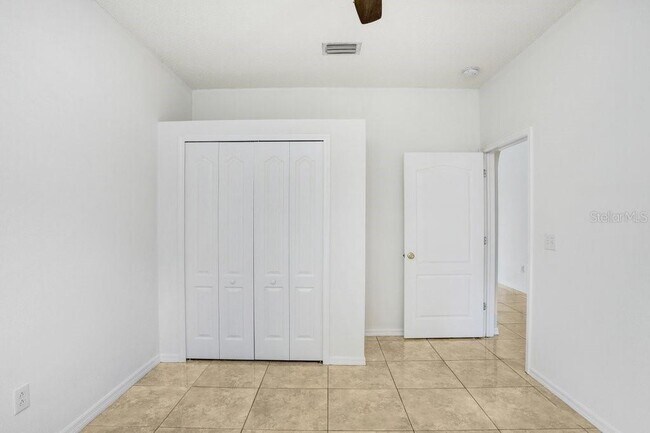 Building Photo - 930 Grand Canyon Dr