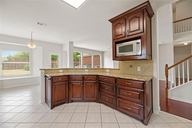 Building Photo - 9862 Red Cedar Dr