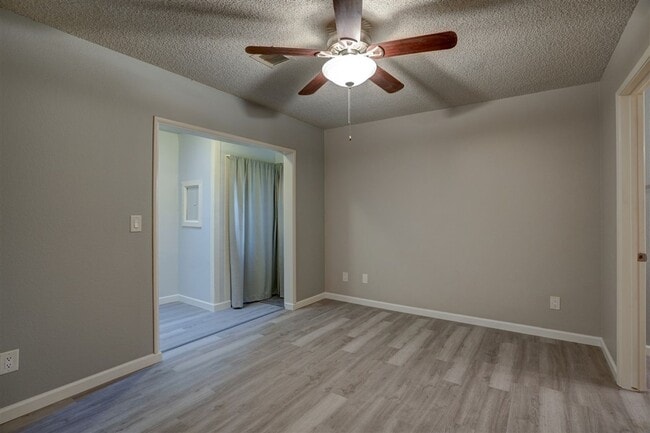 Building Photo - 2 bedroom, 2 bathroom condo for rent in Mo...