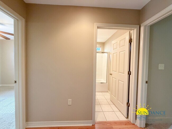 Building Photo - Charming 4BR Home in Fort Walton Beach Near Eglin AFB & Hurlburt Field!