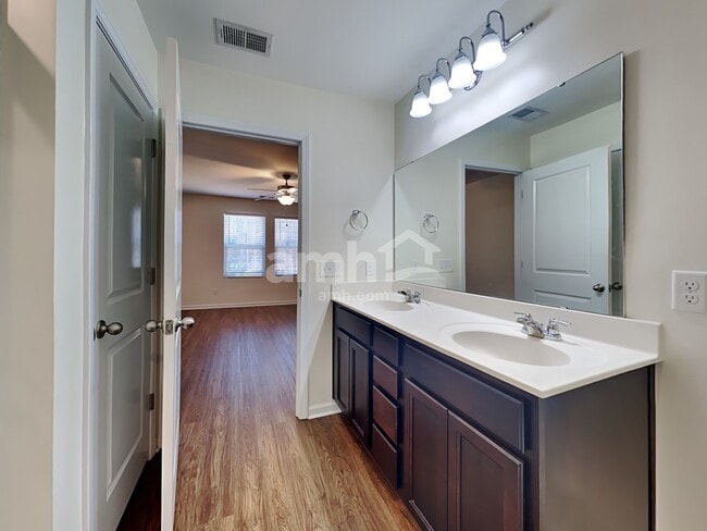 Building Photo - 178 Orion Way