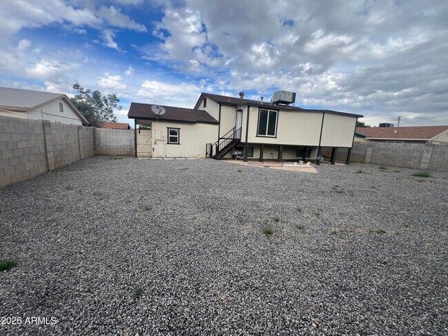 Building Photo - 4525 E Alta Vista Rd