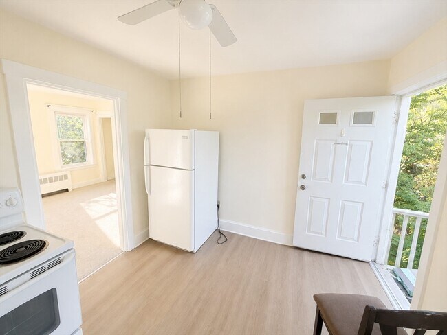 Building Photo - 491 Webster St
