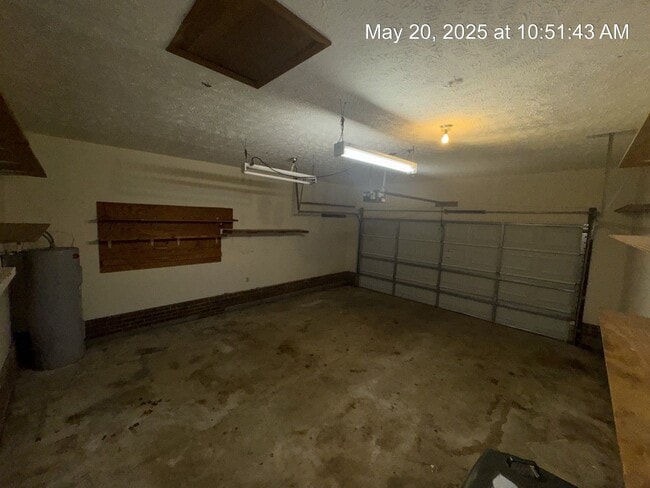 Building Photo - 1222 Skyline Dr