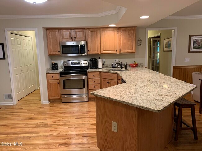 Building Photo - 8 Amanda Ct