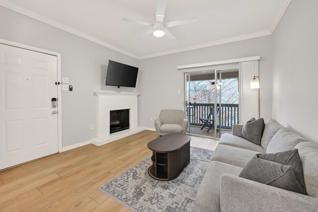 Building Photo - 4041 Drake St