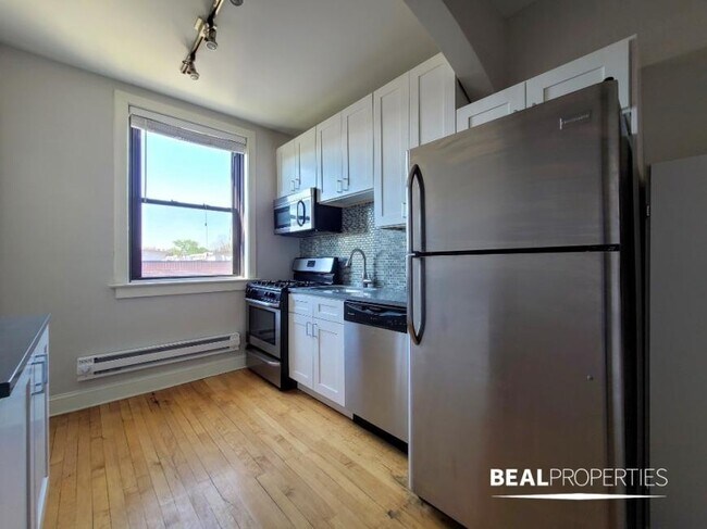 Building Photo - 1 bedroom in CHICAGO IL 60647