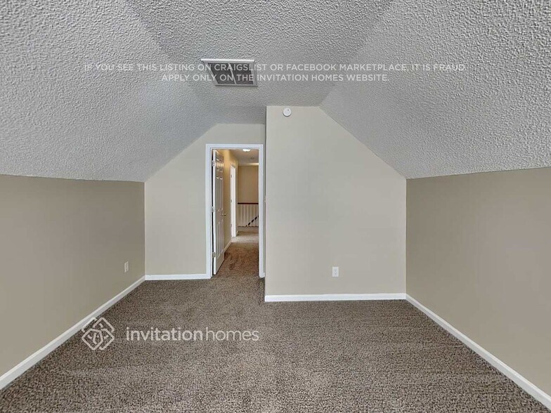 Building Photo - 2343 Century Oaks Ln