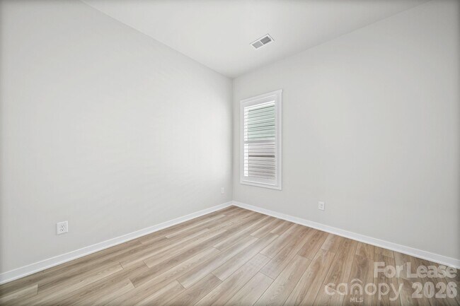 Building Photo - 8016 Brookbank Dr