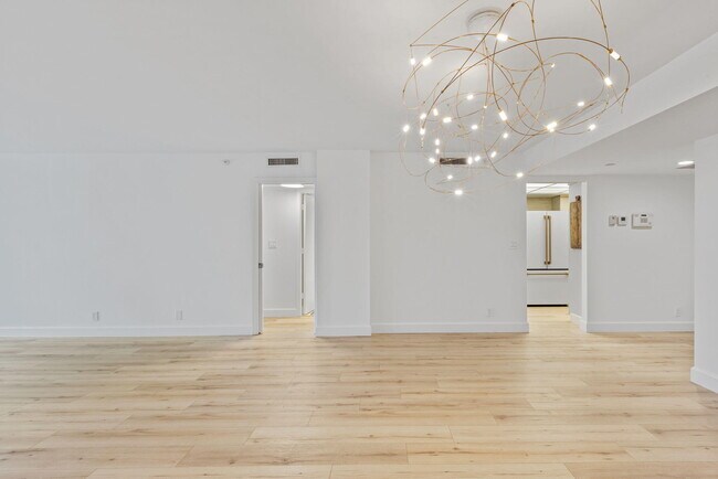 Building Photo - 3440 S Ocean Blvd