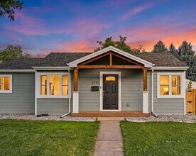 Building Photo - Gorgeous, Remodeled 2 Bedroom 2 Bathroom Home
