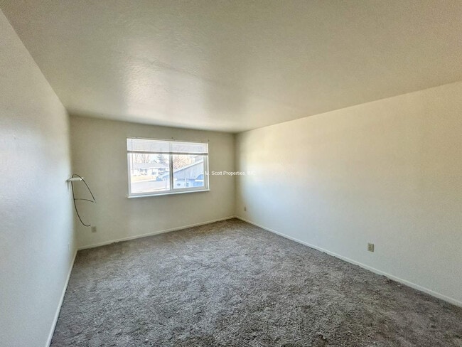 Building Photo - 1476 Hussman Ave