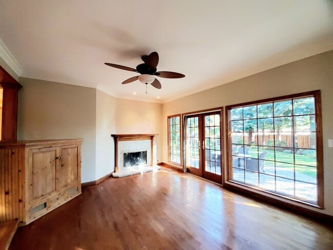 Building Photo - Elegant Woodside Tudor Home