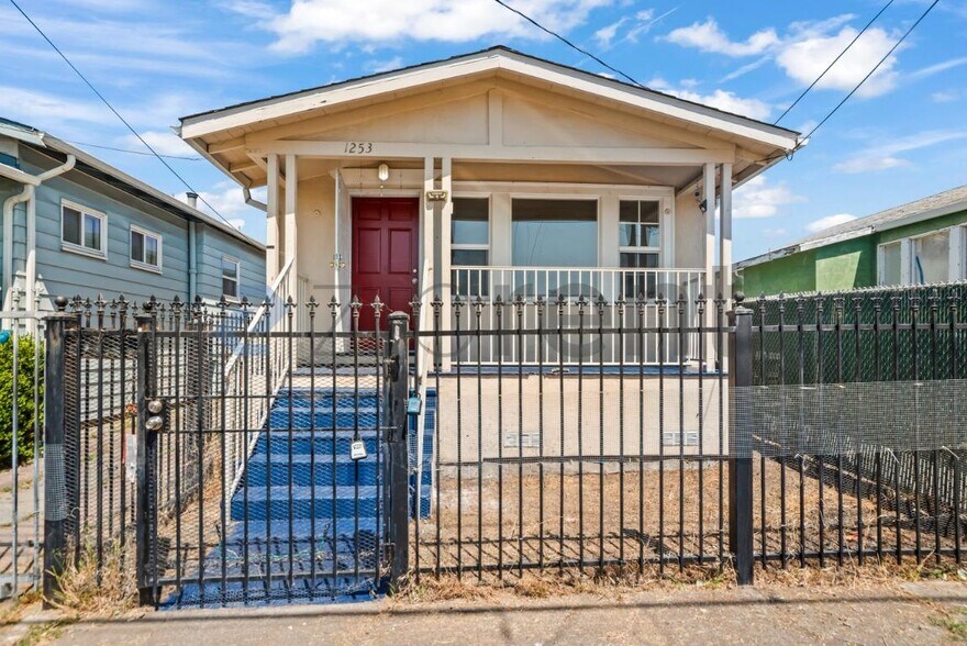 Building Photo - Unit