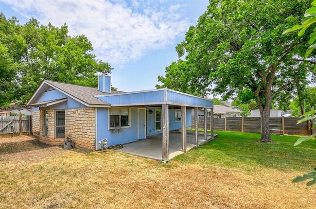 Building Photo - 2107 Laura Ct