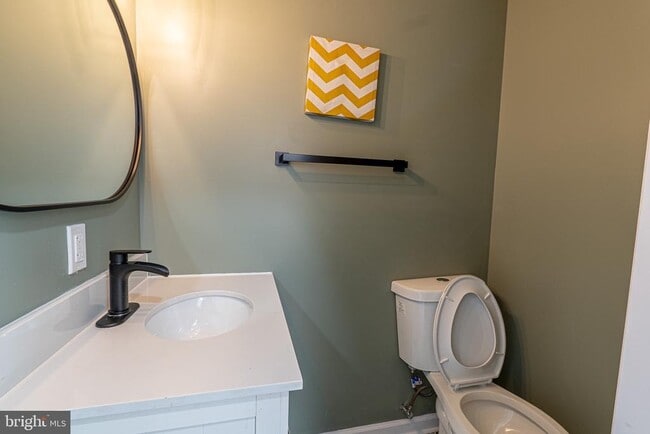 Building Photo - 1730 S 20th St