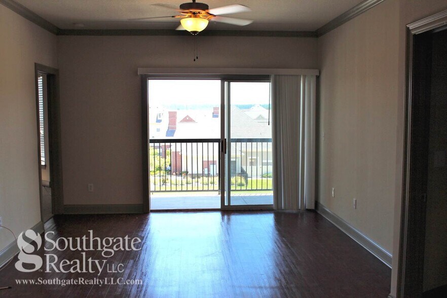 Interior Photo - The Lakes At Turtle Creek Apartment Homes