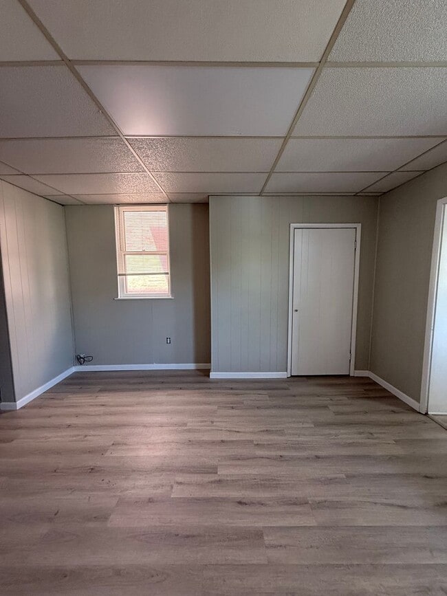Building Photo - Charming 2-Bedroom, 1-Bath Home