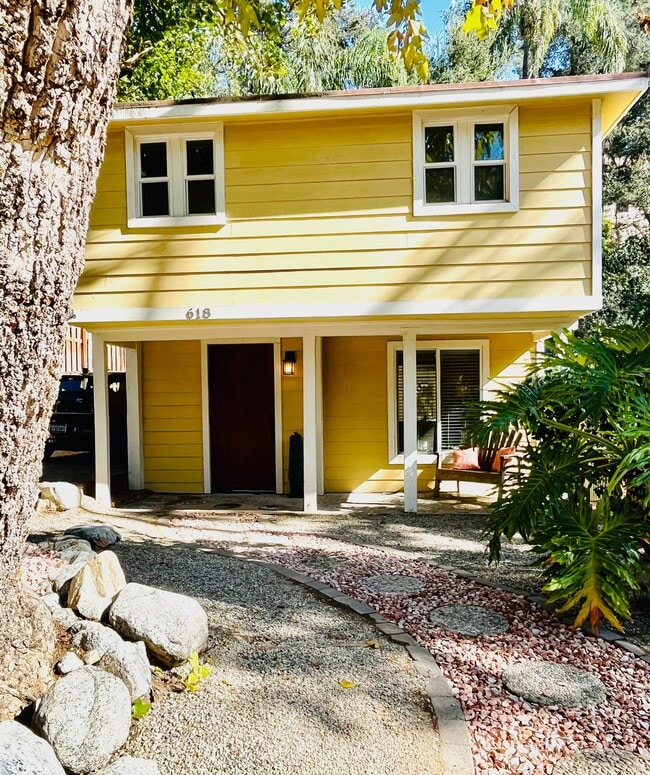 Building Photo - 618 Woodland Dr