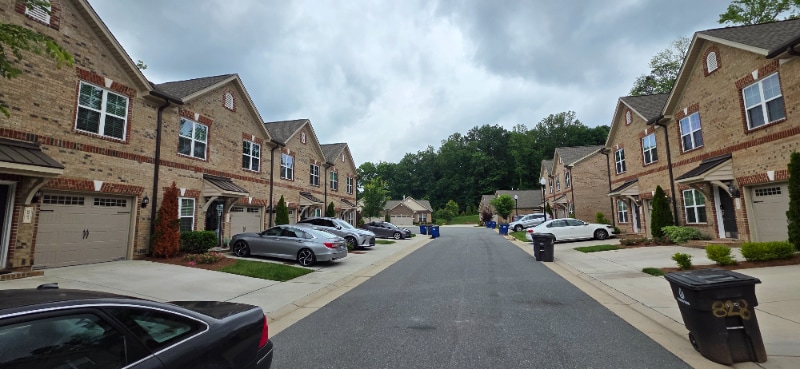 Building Photo - 823 Silver Leaf Dr