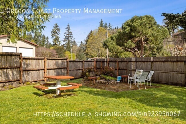 Building Photo - 2347 N Chinook Ln