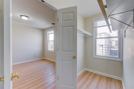 Building Photo - 11 Isabella Ave