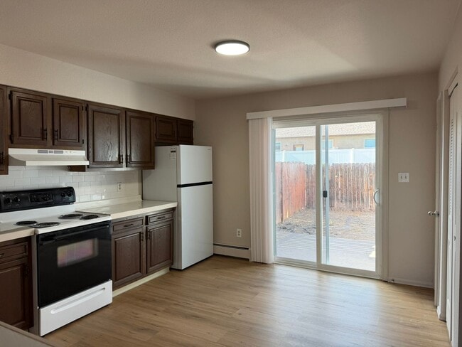 Building Photo - 561 W Pabor Way